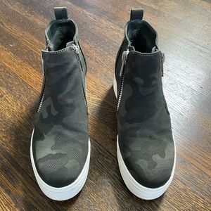 Steve Madden Camoflage platform shoes/sneakers